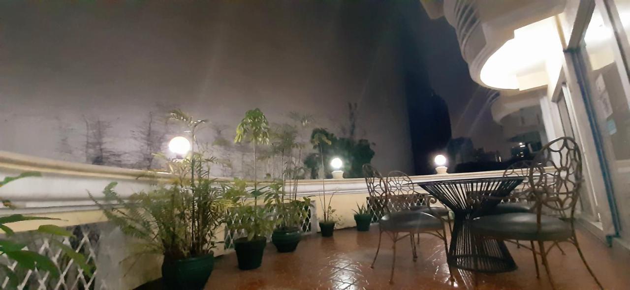 Casa Micarosa Hotel Manila Exteriör bild